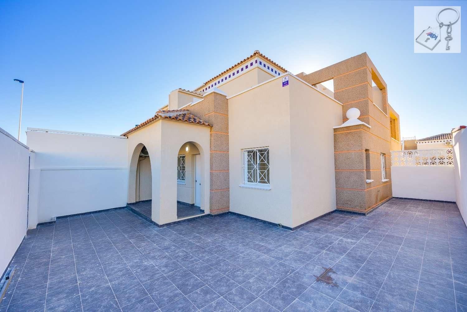 Vista exterior de Dúplex en venda en Torrevieja amb Aire condicionat, Calefacció i Terrassa