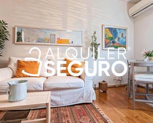 Sala d'estar de Pis de lloguer en  Madrid Capital amb Aire condicionat i Moblat