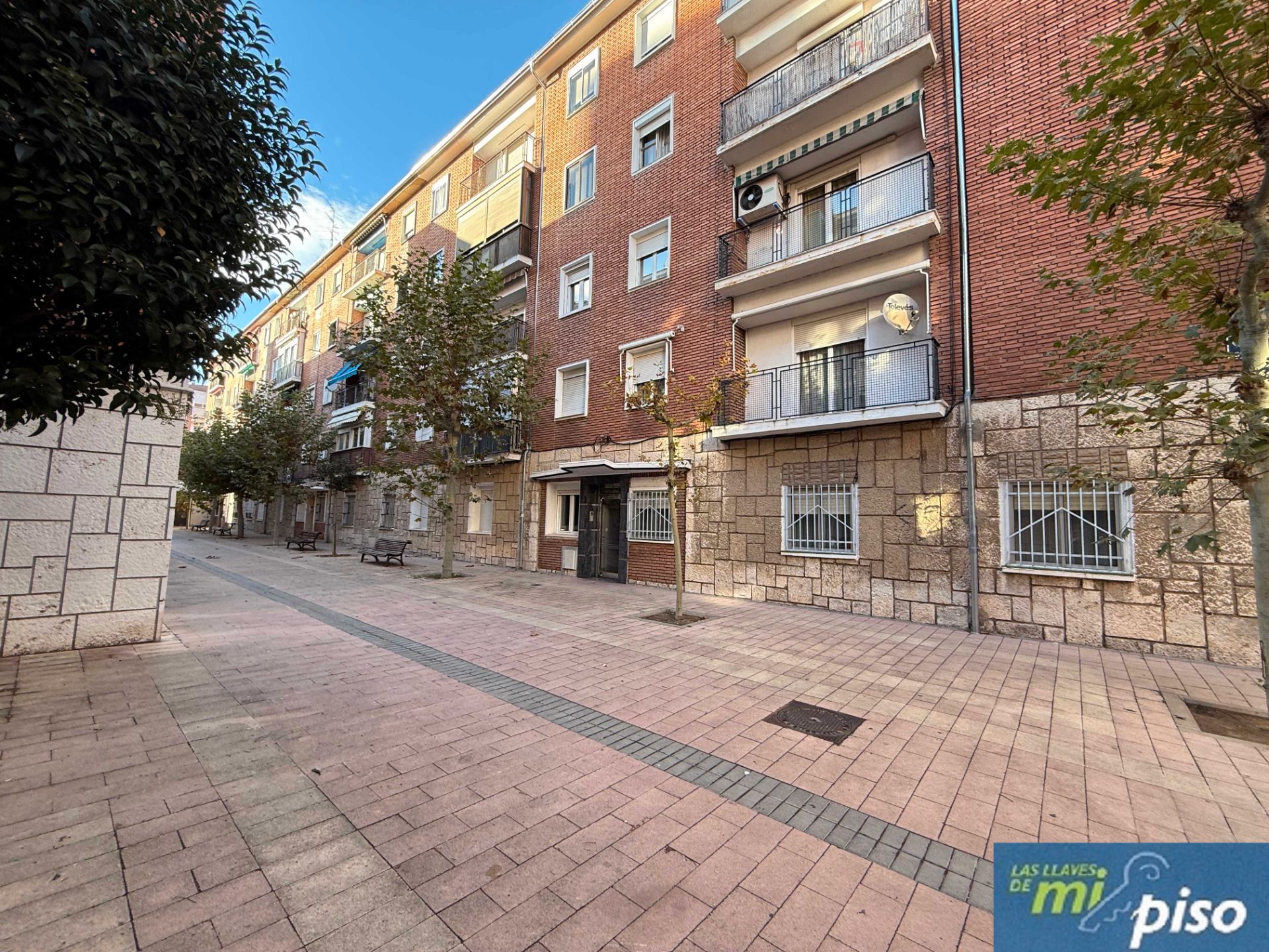 Exterior view of Flat for sale in Valladolid Capital  with Heating, Terrace and Furnished