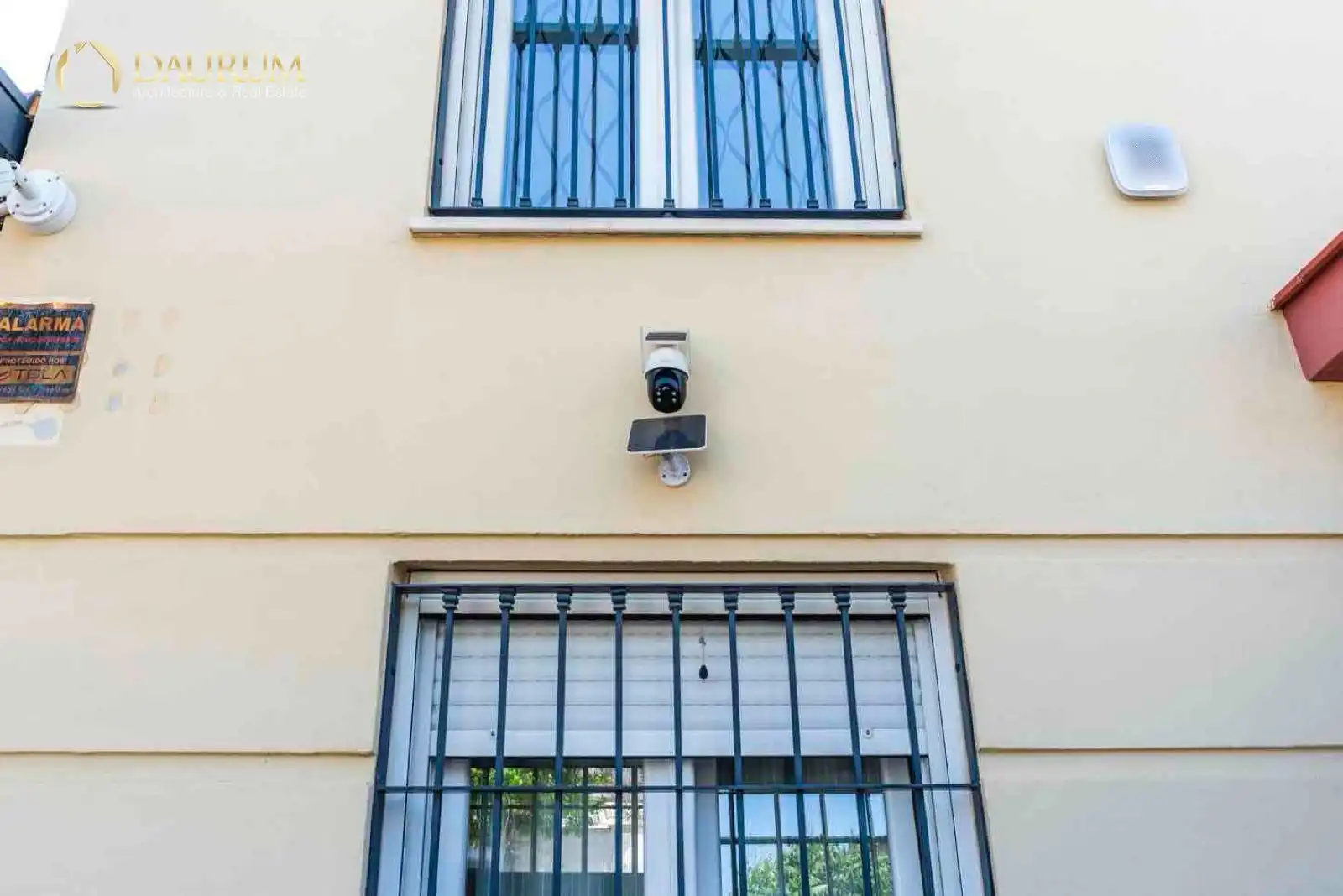 Vista exterior de Casa adosada en venta en Bormujos con Aire acondicionado, Calefacción y Terraza