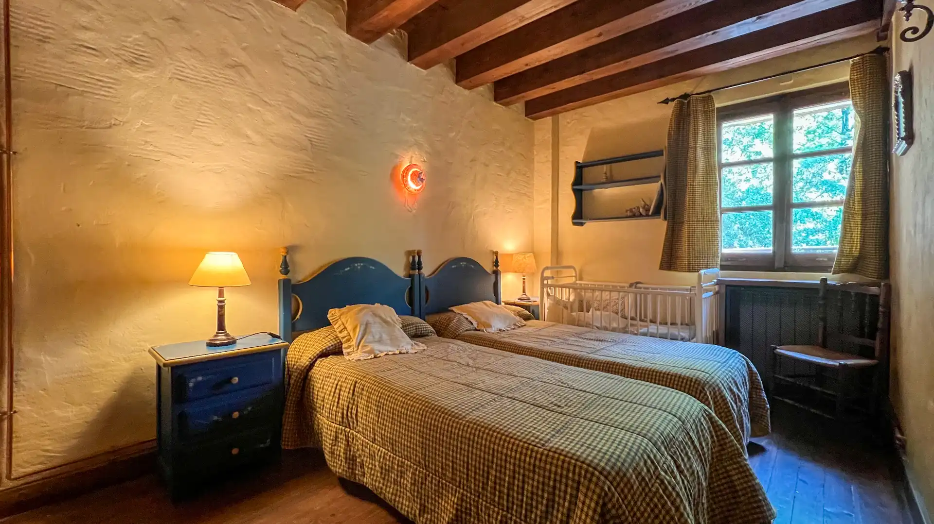 Dormitori de Casa o xalet en venda en Benasque amb Calefacció, Jardí privat i Parquet