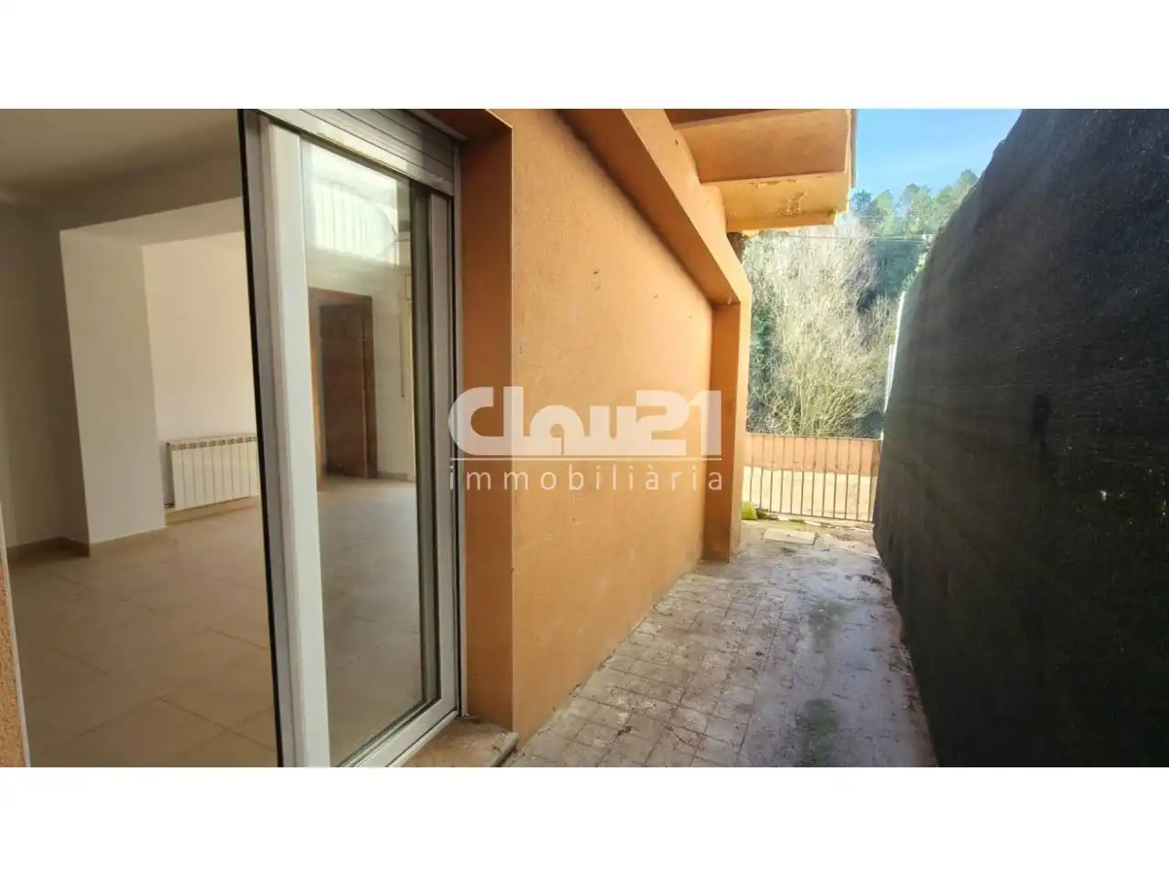 Vista exterior de Piso en venta en Avià con Calefacción, Terraza y Balcón