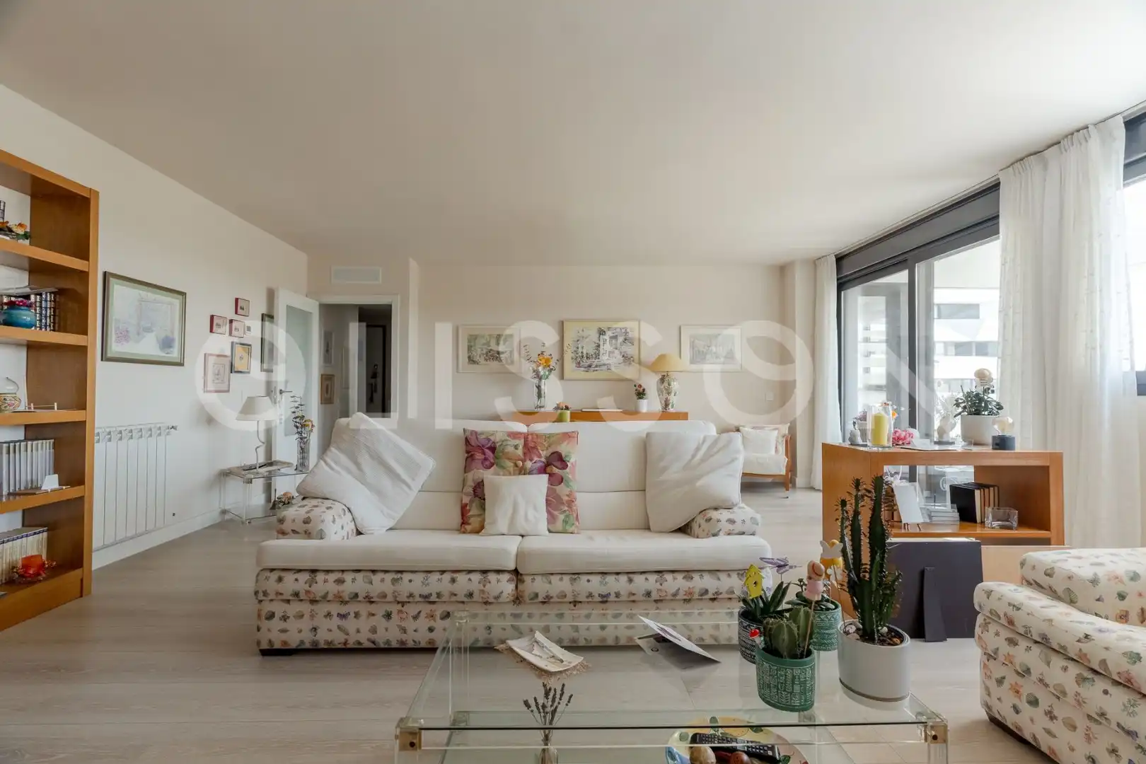 Living room of Flat for sale in Madrid  with Air Conditioner, Heating and Terrace
