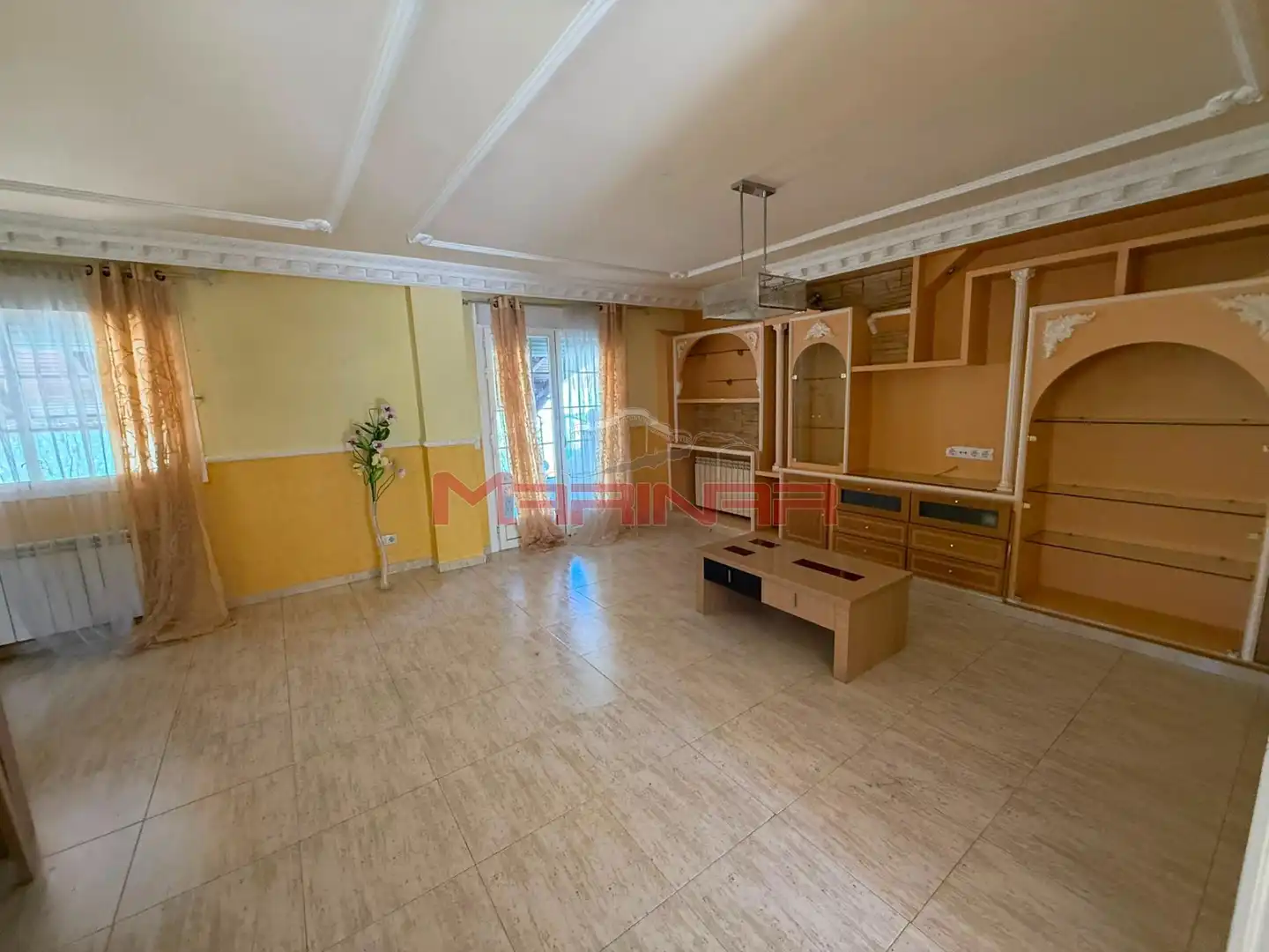Sala d'estar de Casa adosada en venda en Seseña amb Aire condicionat, Calefacció i Jardí privat