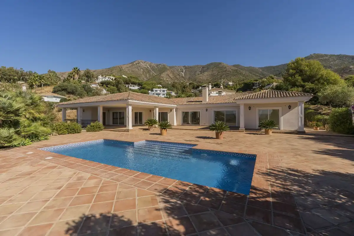 Vista exterior de Casa o chalet en venta en Mijas con Aire acondicionado, Calefacción y Jardín privado