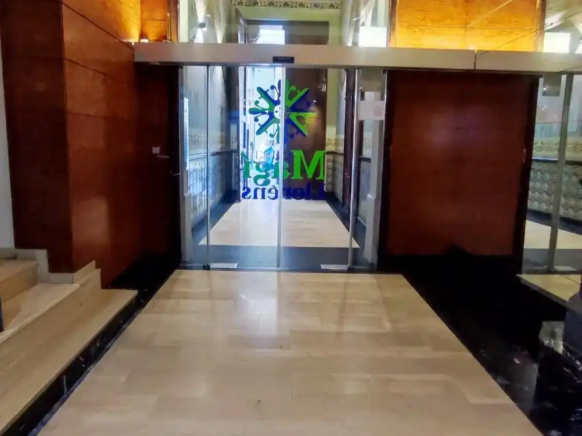 Flat with lift to rent in Blondel 100