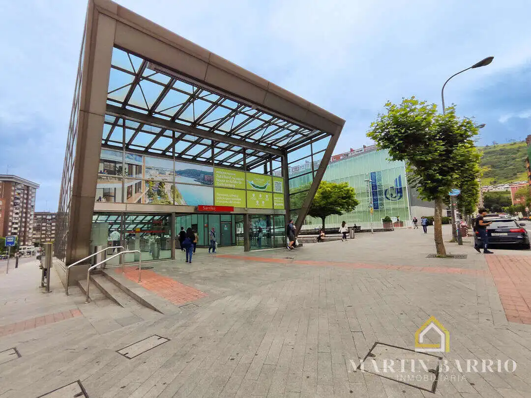 Außenansicht von Wohnung zum Verkauf in Bilbao  mit Klimaanlage, Heizung und Terrasse