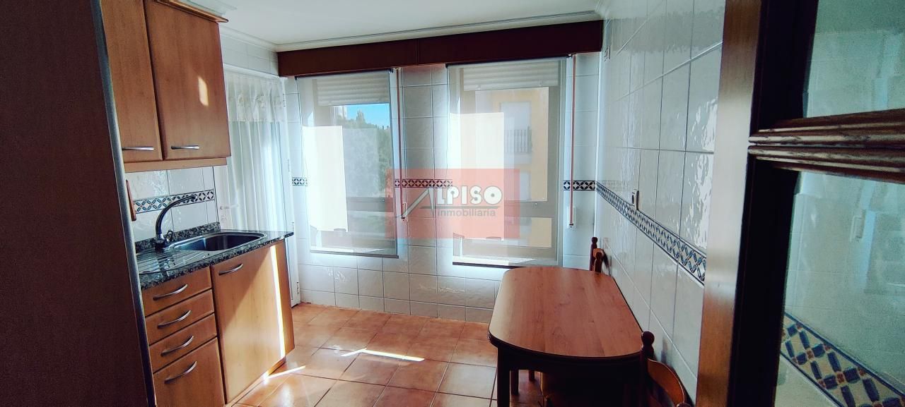 Kitchen of Flat to rent in Ourense Capital   with Heating and Furnished