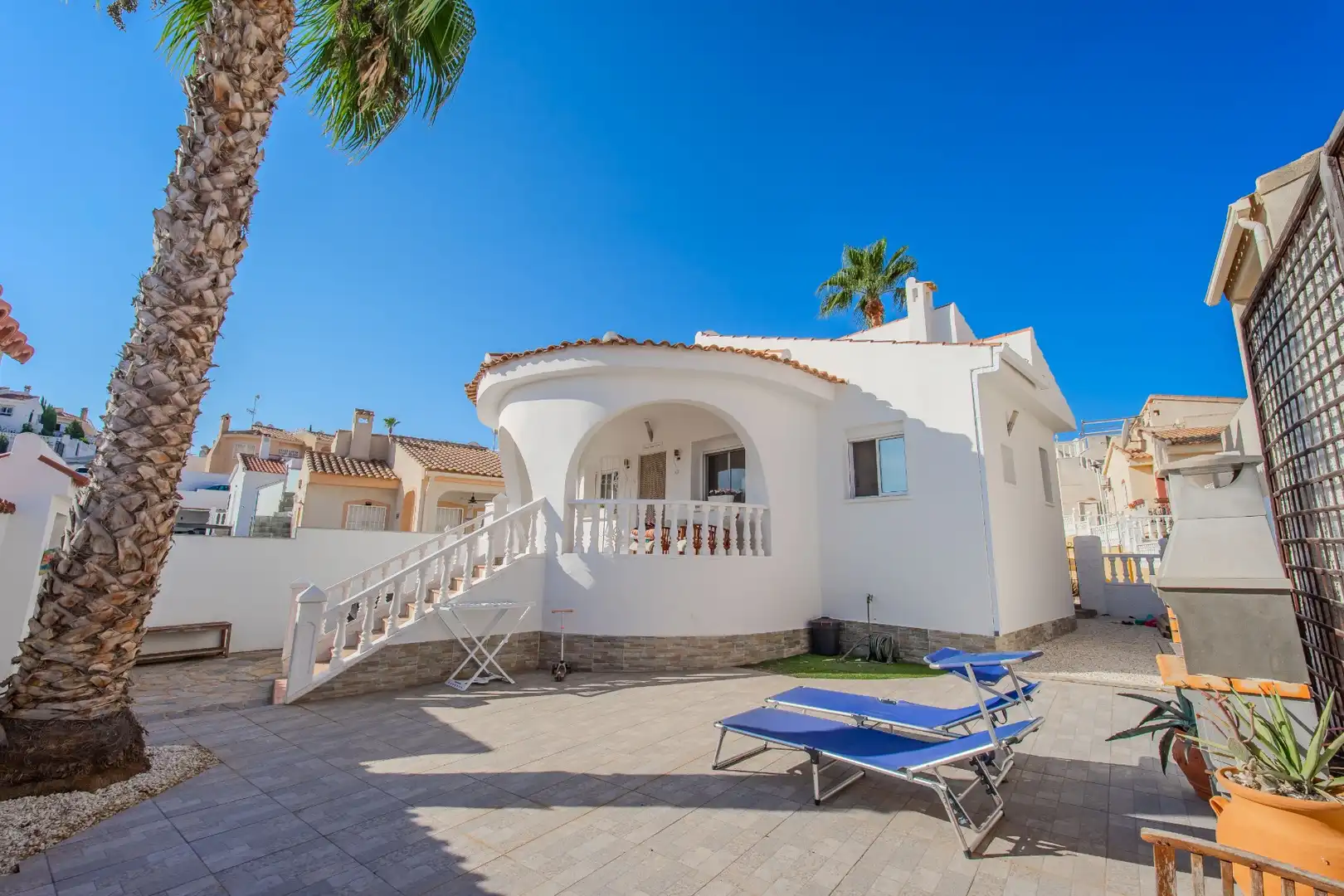Vista exterior de Casa o xalet en venda en Rojales amb Terrassa, Traster i Piscina