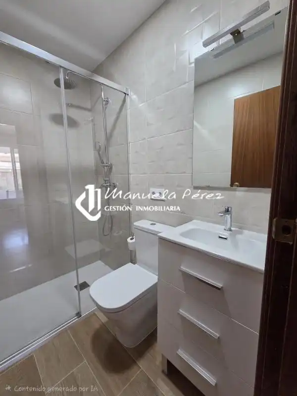 Badezimmer von Wohnung zur Miete in Cáceres mit Klimaanlage, Heizung und Terrasse
