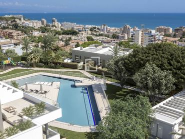 Àtic amb piscina en venda a El Pinillo