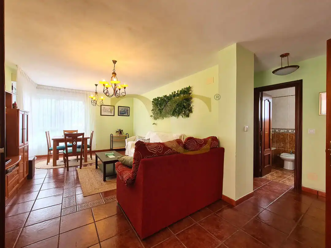 Sala d'estar de Casa o xalet en venda en Villaviciosa amb Calefacció, Jardí privat i Terrassa