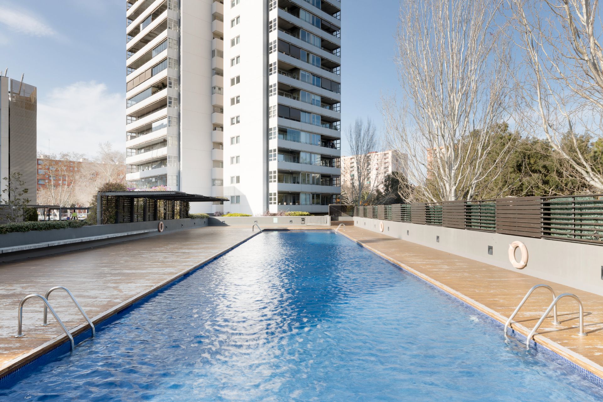 Piscina de Pis de lloguer en  Barcelona Capital amb Calefacció i Piscina comunitària
