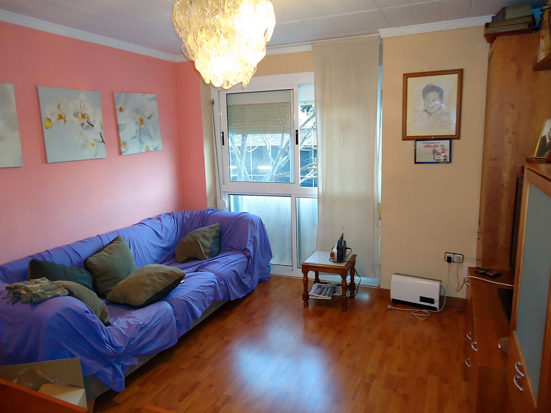 Sala d'estar de Pis en venda en Badalona amb Calefacció, Parquet i Moblat