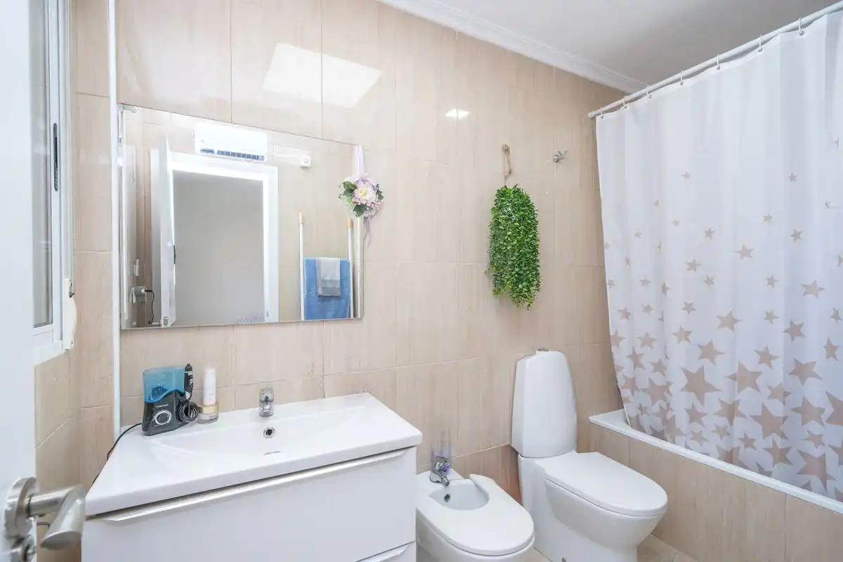 Bajo con terraza en venta en Carrer Bahia, imagen 24