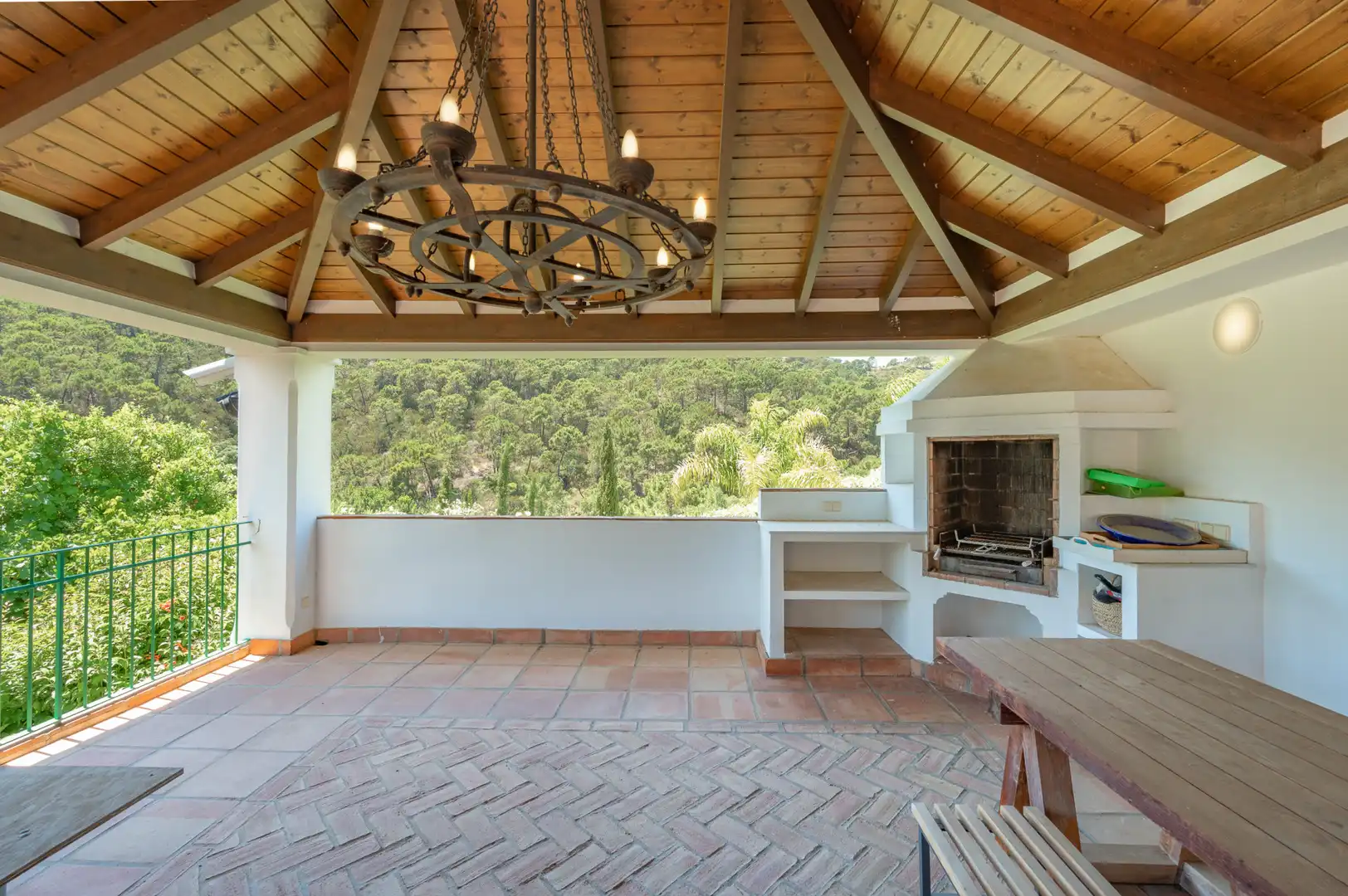 Terrassa de Casa o xalet en venda en Estepona amb Aire condicionat, Jardí privat i Terrassa