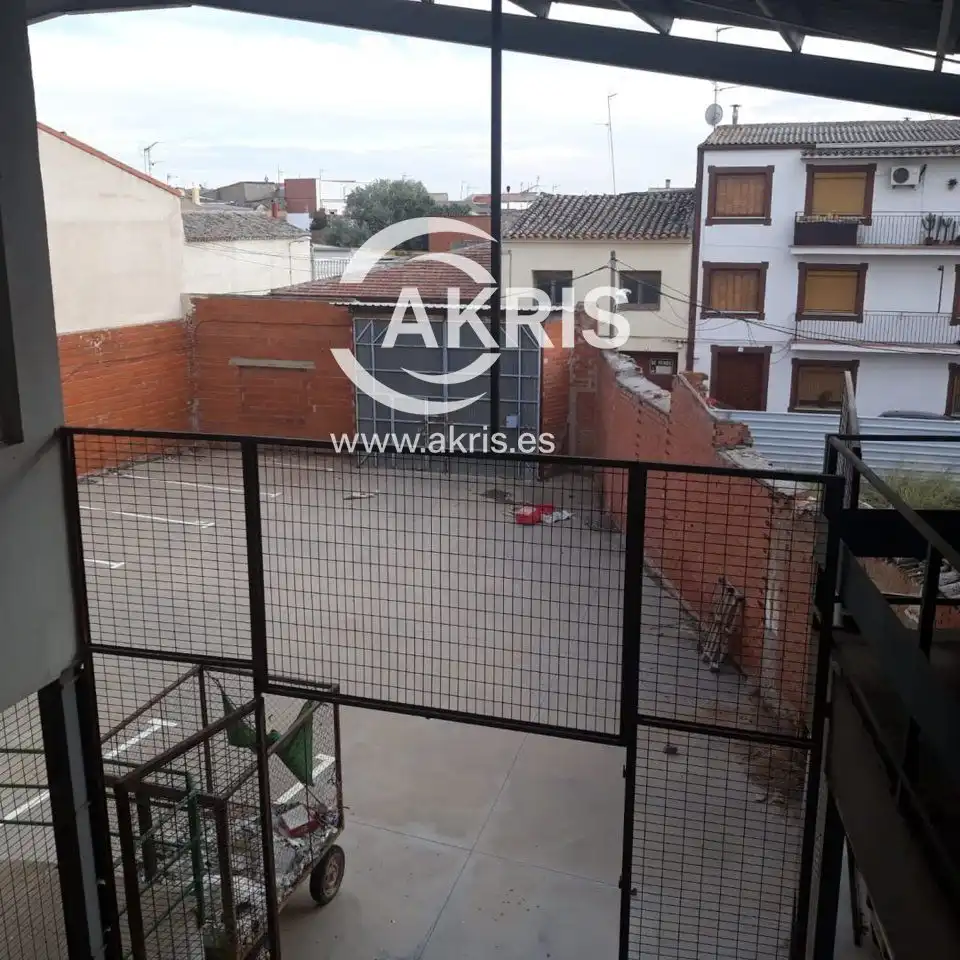 Industrial buildings for sale in Calle Joropo, La Puebla de Almoradiel