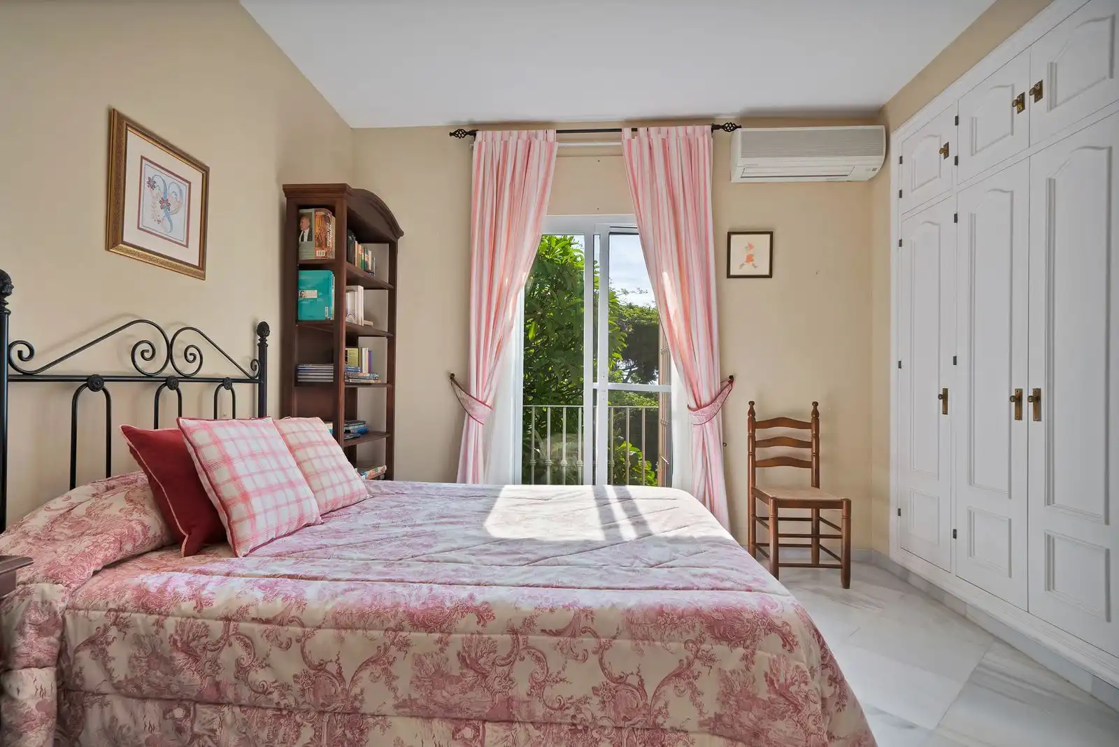 Chalet con piscina en venta en Avenida Pablo Ruiz Picasso 11, imagen 63