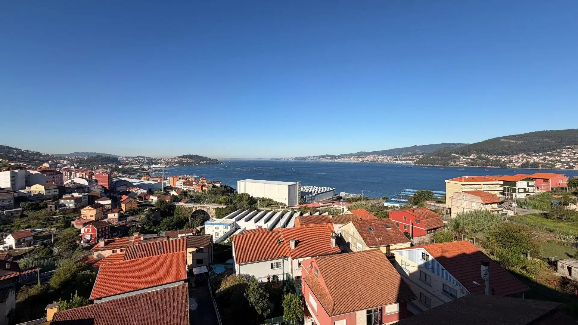 Vista exterior de Pis en venda en Redondela amb Calefacció i Terrassa