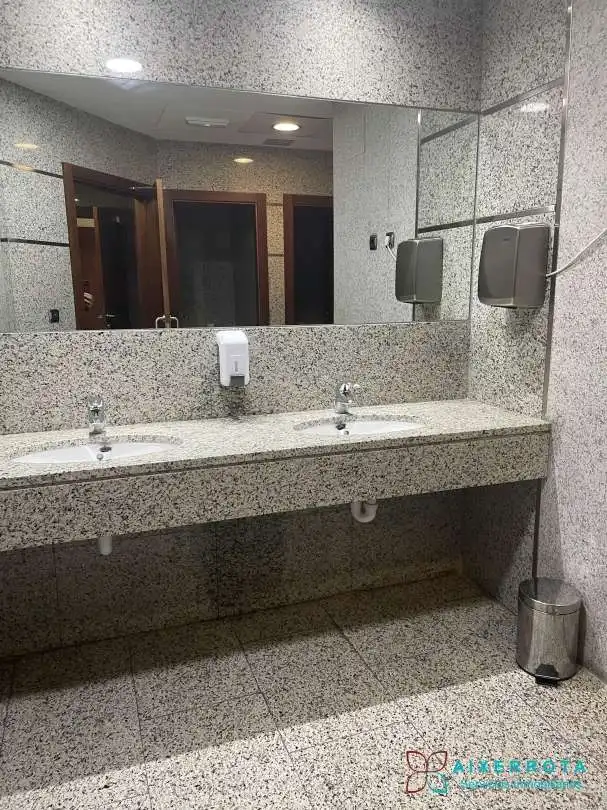 Bathroom of Office for rent in Derio  with Air Conditioner, Heating and Furnished