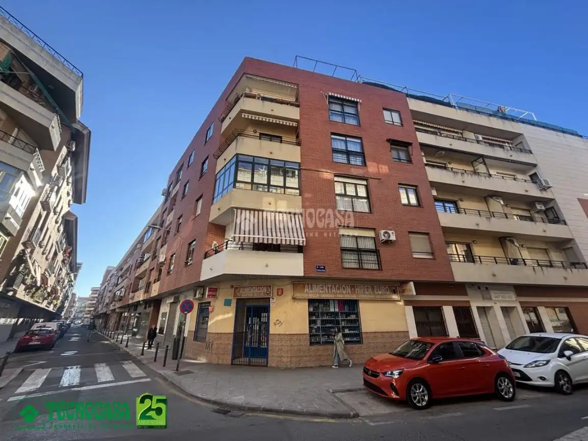 Vista exterior de Piso en venta en Ciudad Real Capital con Aire acondicionado y Calefacción