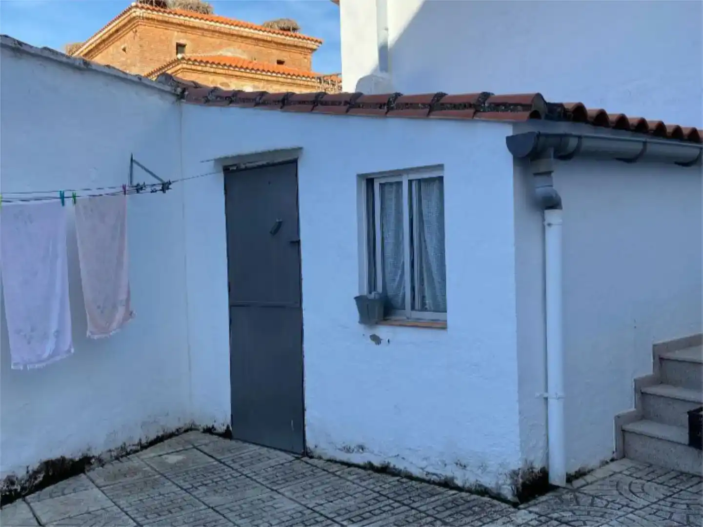 Vista exterior de Casa adosada en venda en Agudo amb Balcó