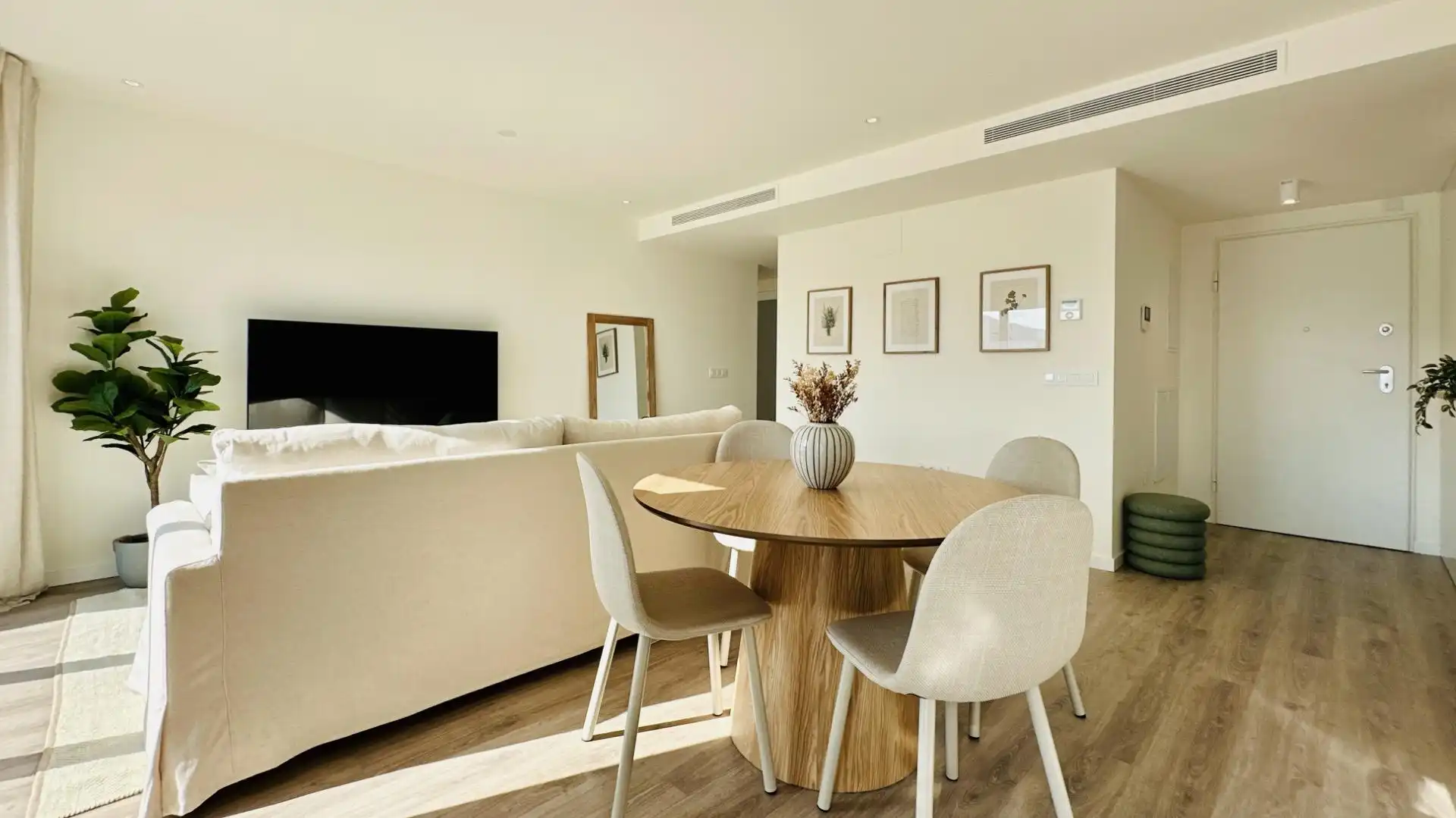 Menjador de Apartament en venda en Finestrat amb Aire condicionat, Jardí privat i Terrassa
