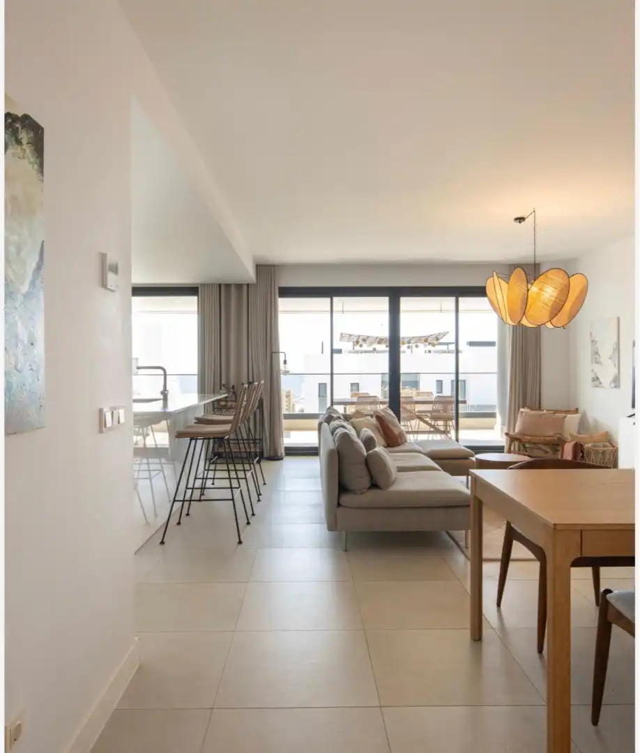 Sala de estar de Piso en venta en Estepona con Aire acondicionado, Calefacción y Terraza