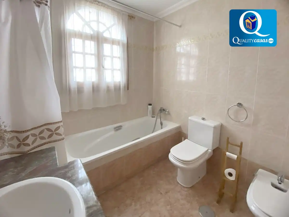 Bathroom of Houses for sale in Mutxamel  with Terrace and Storage room