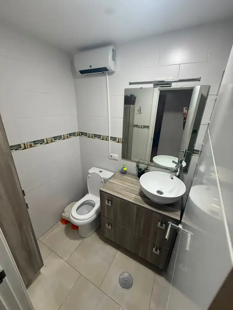 Bany de Pis en venda en Jerez de la Frontera amb Aire condicionat, Terrassa i Balcó