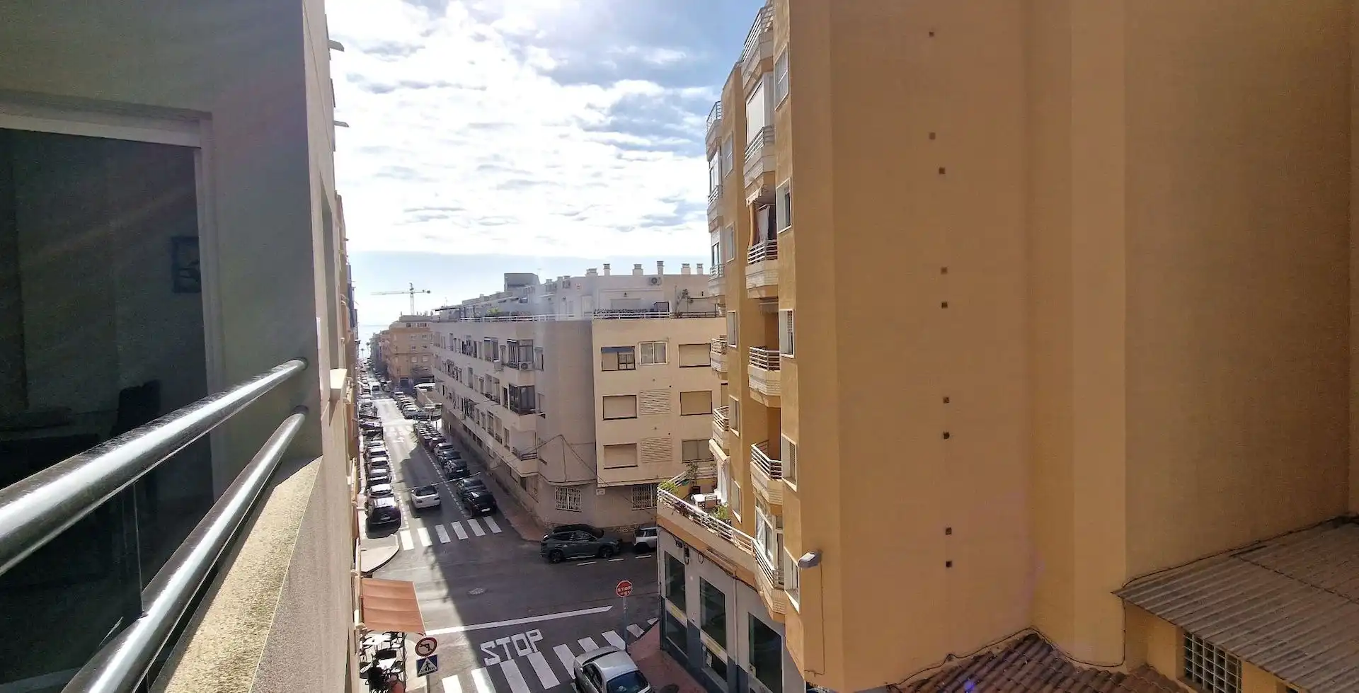 Vista exterior de Apartamento de alquiler en Torrevieja con Balcón y Internet