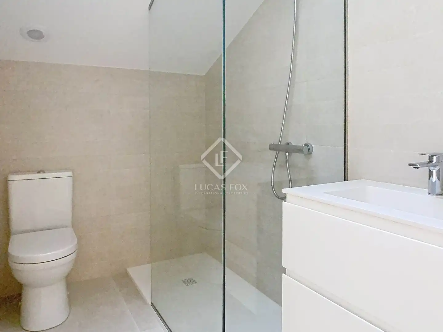 Baño de Casa o chalet en venta en Madrid con Aire acondicionado, Calefacción y Parquet