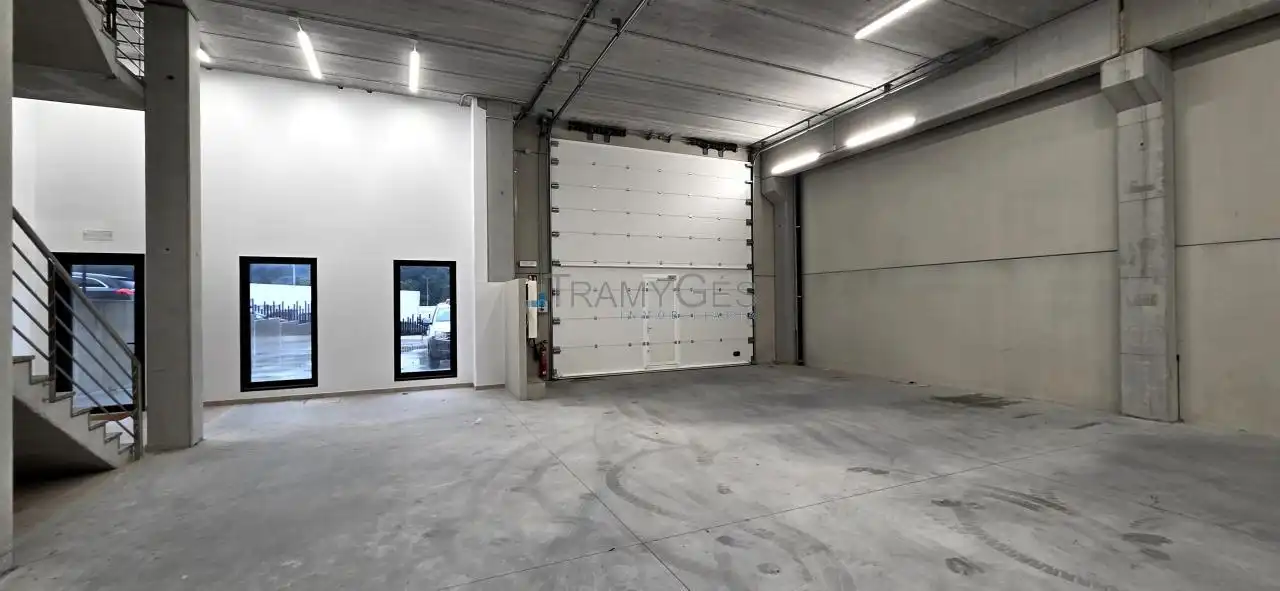 Nave industrial de alquiler en Mos