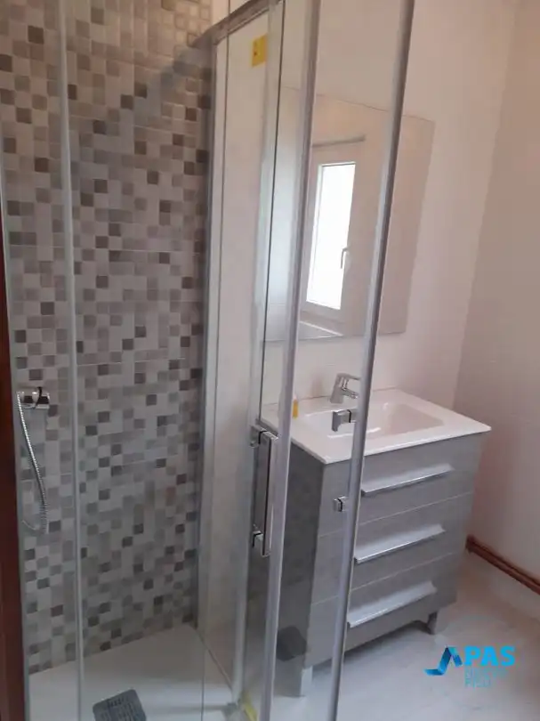 Bathroom of Flat for rent in Santander  with Heating and Furnished