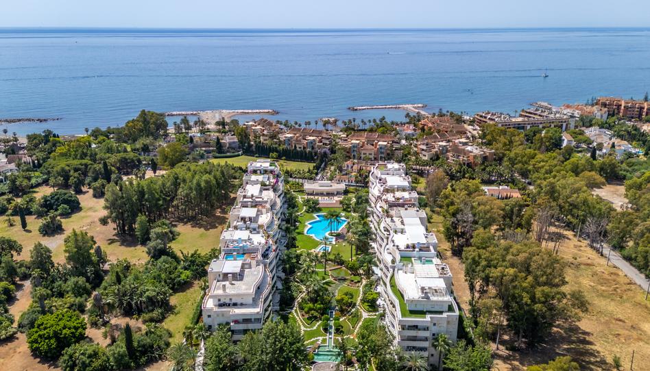 Photo 1 of Apartment for sale in Puerto Banús, Málaga