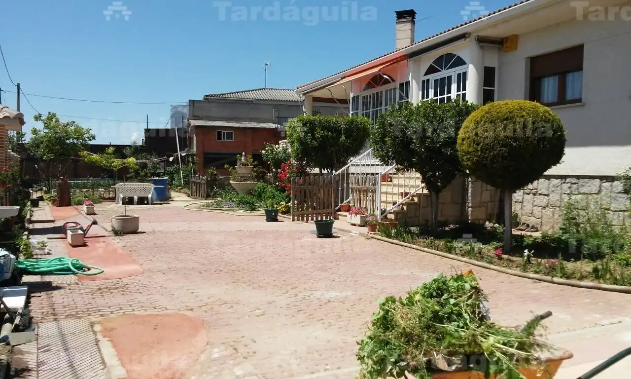 Garden of Houses for sale in Babilafuente  with Private garden, Terrace and Storage room