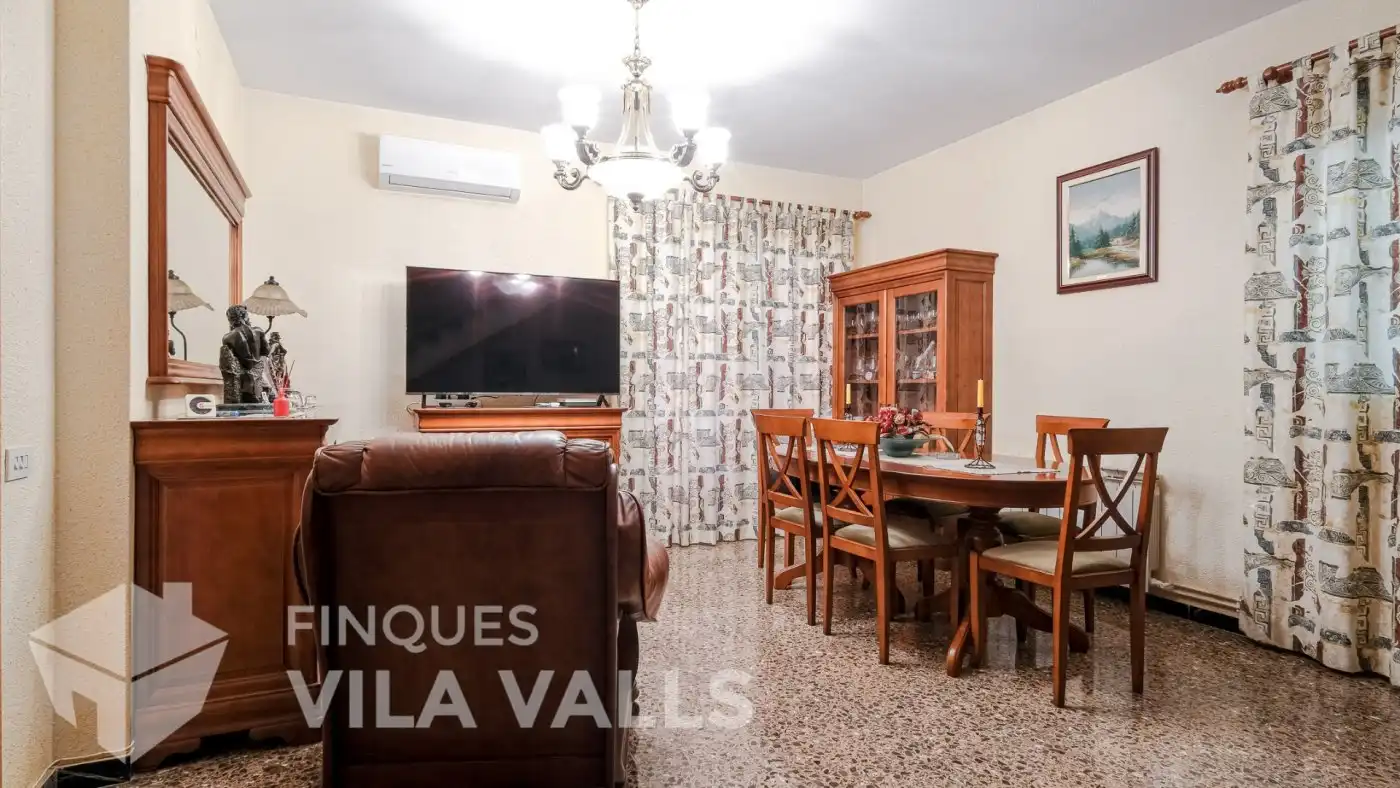 Sala d'estar de Casa o xalet en venda en Caldes de Montbui amb Calefacció, Jardí privat i Terrassa
