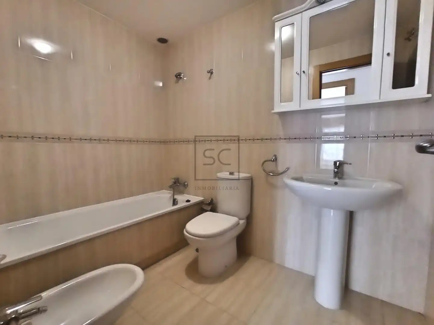 Baño de Piso en venta en Narón con Calefacción y Trastero