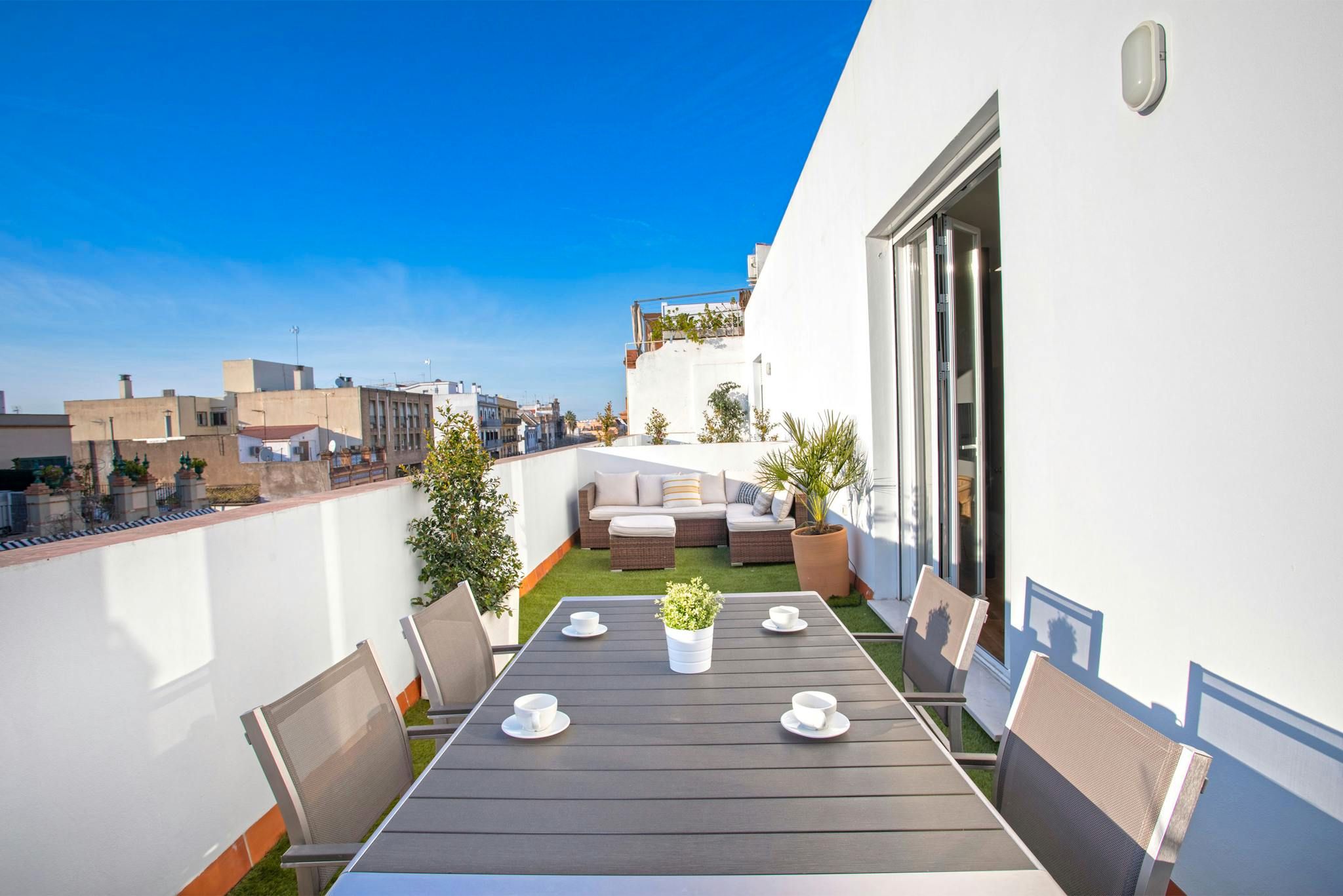 Terrassa de Pis de lloguer en  Sevilla Capital amb Aire condicionat, Calefacció i Rentadora