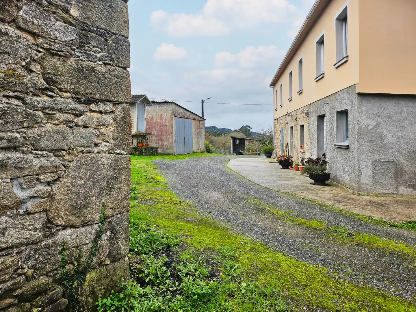 Vista exterior de Casa o xalet en venda en Irixoa amb Jardí privat i Traster