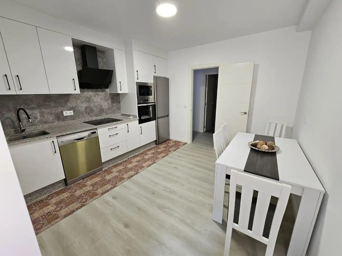 Cocina de Piso de alquiler en Arteixo con Calefacción y Amueblado