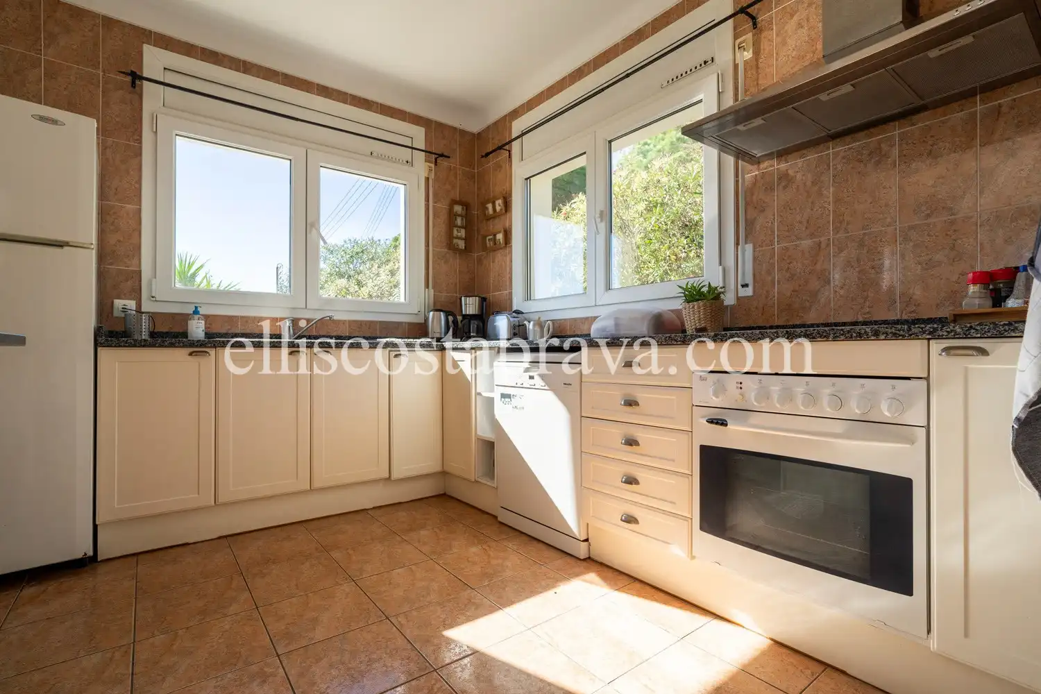 Casa con piscina en venta en Passatge Vall de Bianya, imagen 7