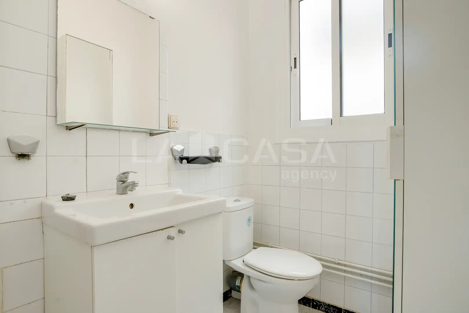 Bathroom of Flat for sale in Barcelona  with Heating and Terrace