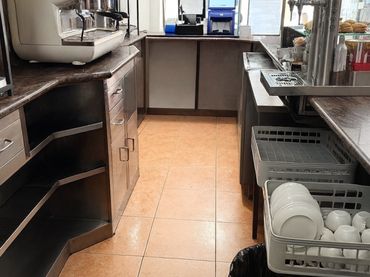 Locale commerciale in vendita a Riosa - AV ARAMO