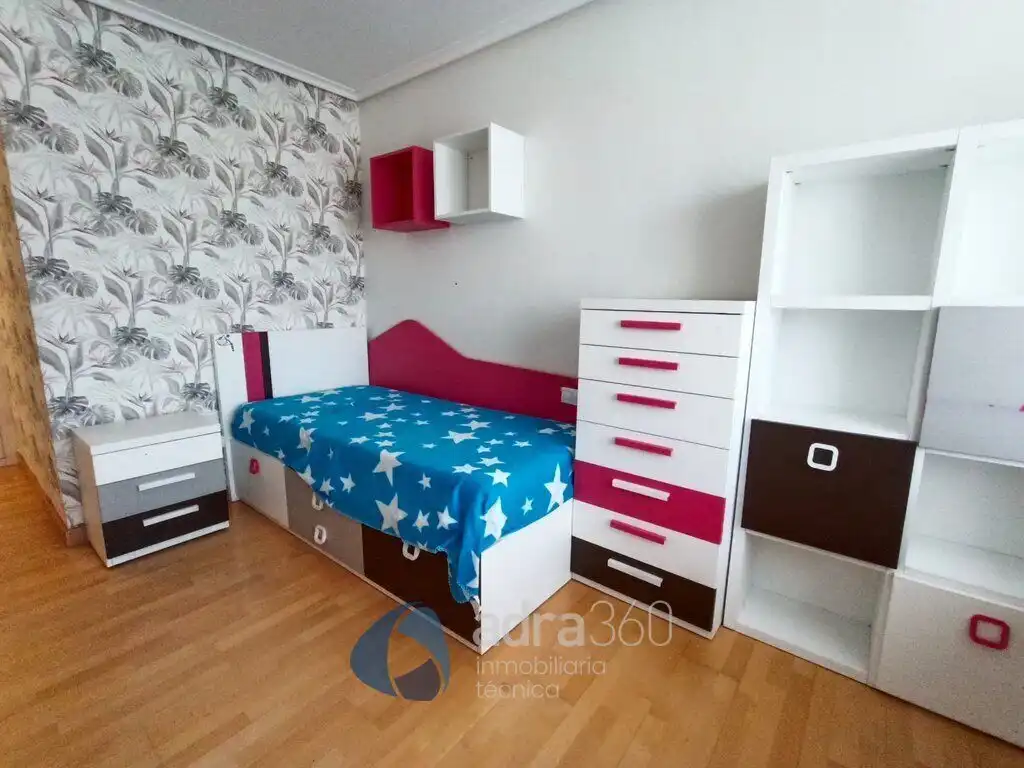 Habitación de Ático en venta en  Logroño con Aire acondicionado, Calefacción y Terraza