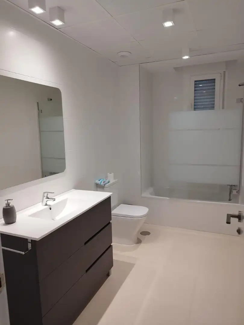 Bathroom of Apartments for rent in Marbella  with Air Conditioner, Heating and Terrace