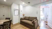 Living room of Flat to rent in  Madrid Capital  with Air Conditioner, Heating and Furnished