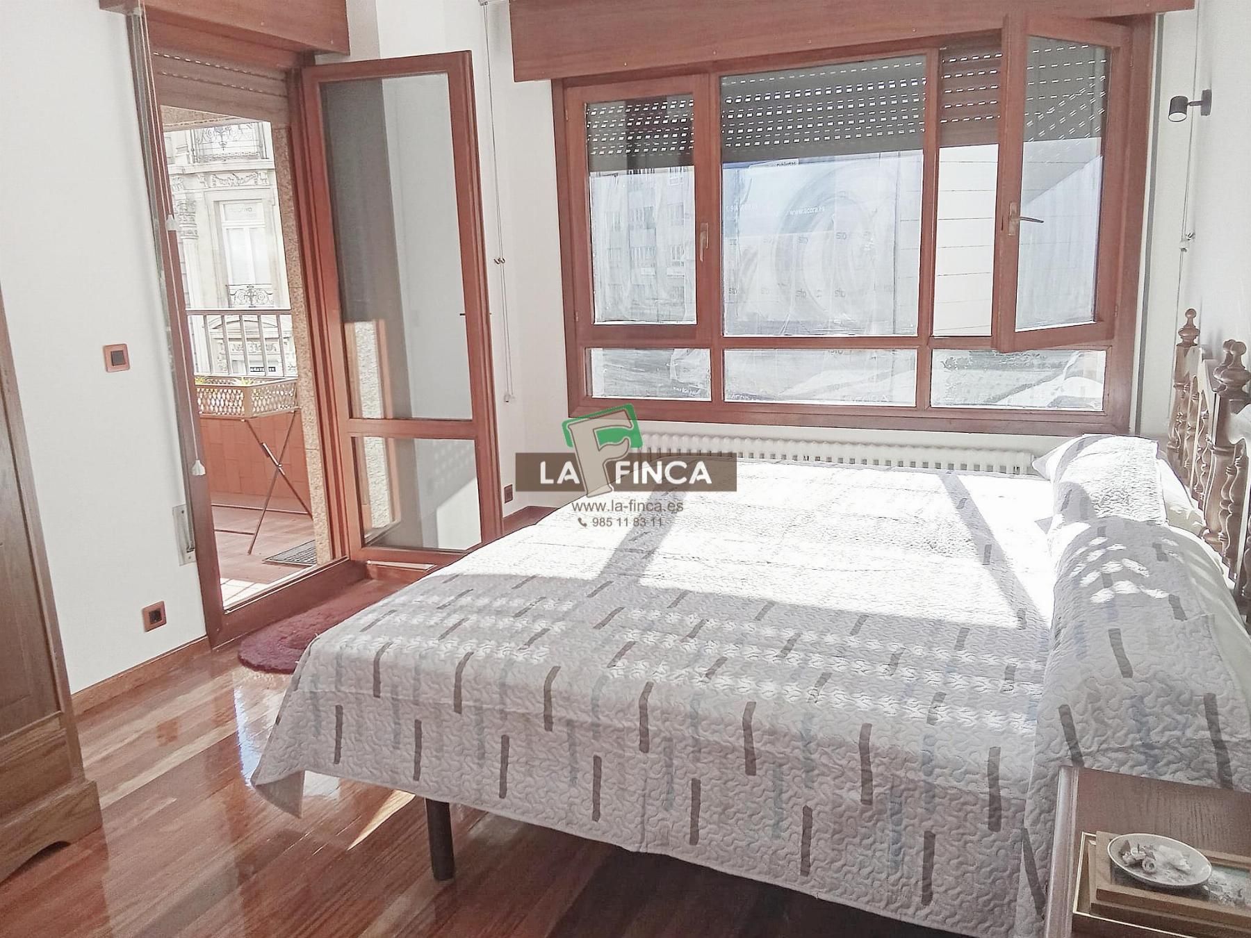 Bedroom of Apartment to rent in Oviedo   with Heating, Parquet flooring and Terrace
