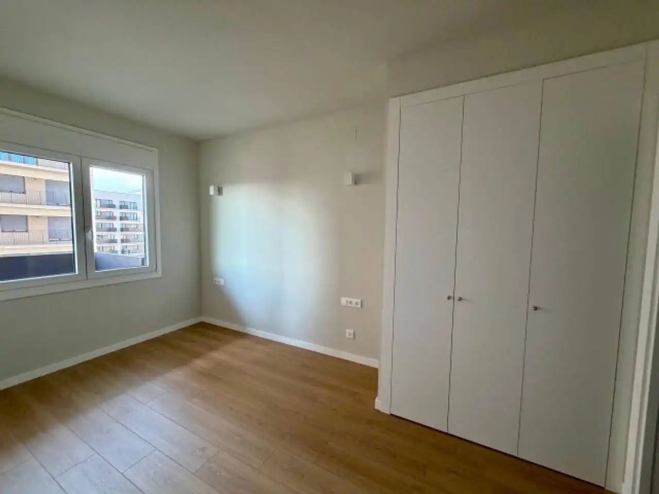 Bedroom of Flat for rent in Terrassa  with Air Conditioner, Heating and Parquet flooring