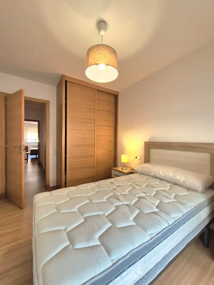 Habitación de Piso de alquiler en Santiago de Compostela  con Calefacción, Parquet y Trastero